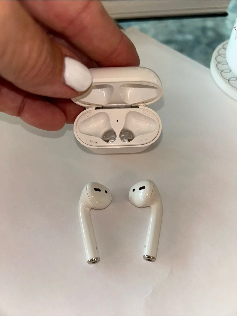 Apple AirPods 2nd Generation A2031 A2032 A1602 MV7N2AM/A w/ Case Boxed